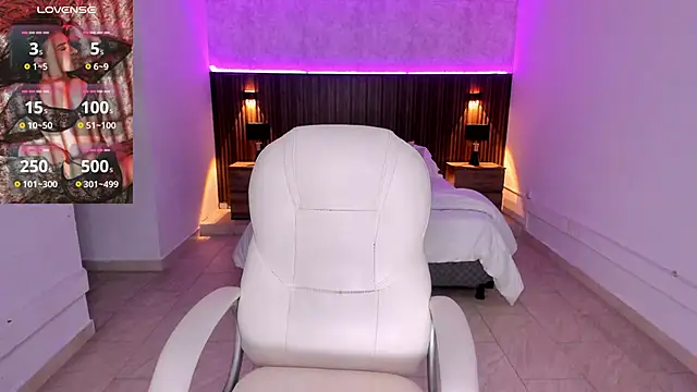 karlaa james online show from 11.24.25