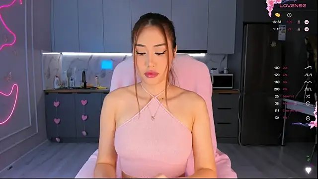 Snapshot of carpe_diemmm chatting on 10.28.25 carpe diemmm online show from 10.28.25