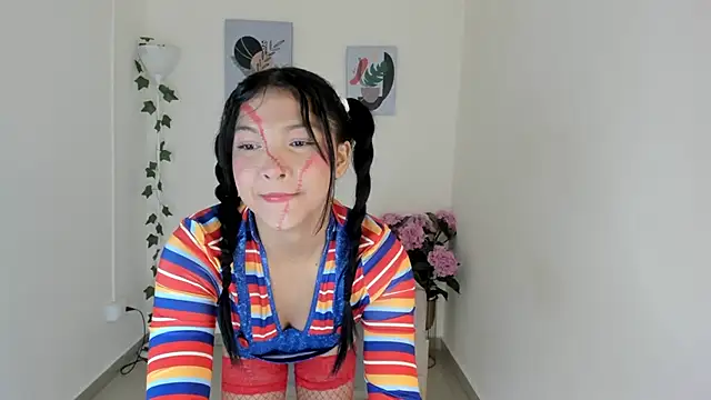 Snapshot of Charlothe_capell chatting on 10.18.25 Charlothe capell online show from 10.18.25