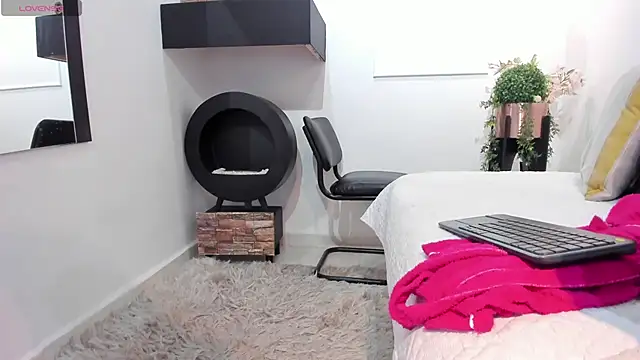 Miranda doll  online show from 03.12.25