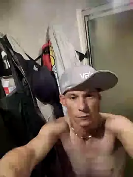 ILUV2TUCHMYKITTY online show from 09.19.25