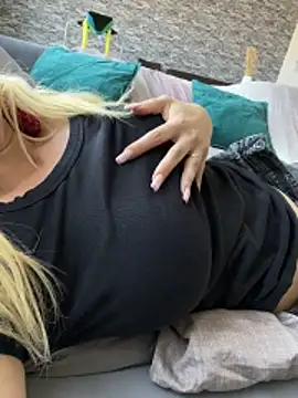 Hornyblond Bella online show from 06.19.26