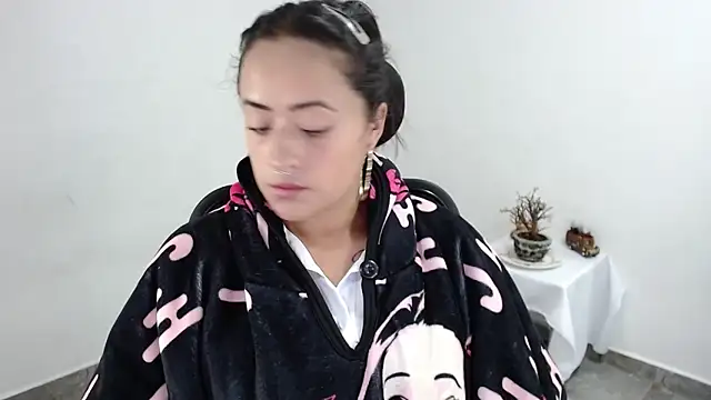 jjulietha95 online show from 05.03.26