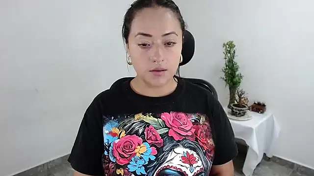 jjulietha95 online show from 05.07.26