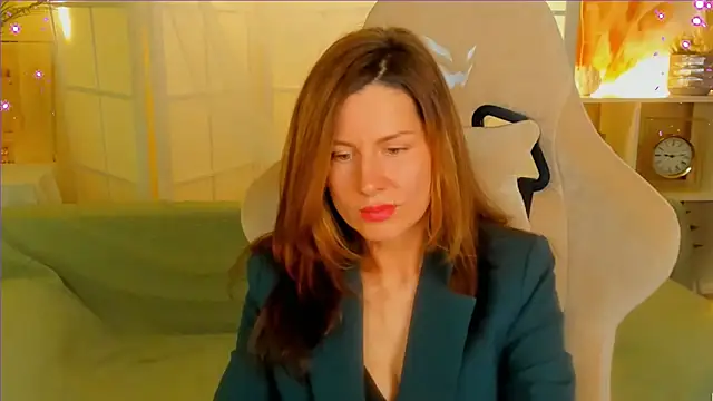 April o Nill online show from 12.07.24