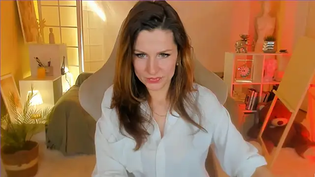 April o Nill online show from 03.15.25