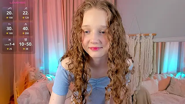 Snapshot of _Rose_Charming_ chatting on 10.01.25 Rose Charming online show from 10.01.25
