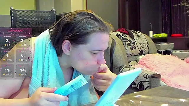 1lindsey1 online show from 09.10.25