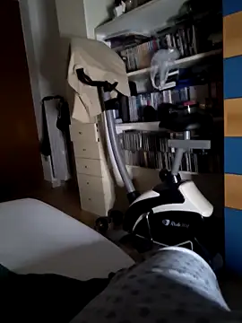 Snapshot of Nikart83 chatting on 10.18.25 Nikart83 online show from 10.18.25