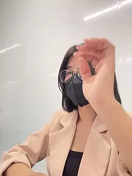 Snapshot of LanJeny_sexy chatting on 12.04.24 LanJeny sexy online show from 12.04.24