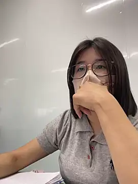 Snapshot of LanJeny_sexy chatting on 12.05.24 LanJeny sexy online show from 12.05.24