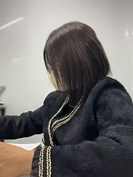 Snapshot of LanJeny_sexy chatting on 12.09.24 LanJeny sexy online show from 12.09.24