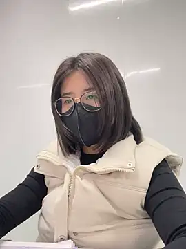 Snapshot of LanJeny_sexy chatting on 12.11.24 LanJeny sexy online show from 12.11.24