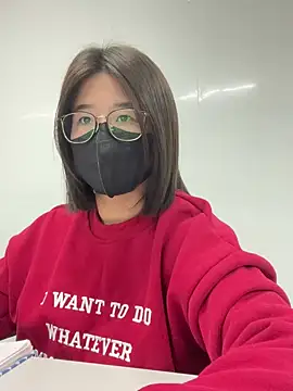 Snapshot of LanJeny_sexy chatting on 12.13.24 LanJeny sexy online show from 12.13.24