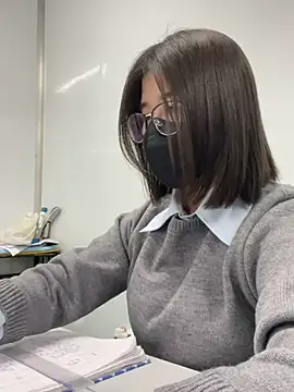 Snapshot of LanJeny_sexy chatting on 12.17.24 LanJeny sexy online show from 12.17.24