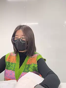 Snapshot of LanJeny_sexy chatting on 12.18.24 LanJeny sexy online show from 12.18.24