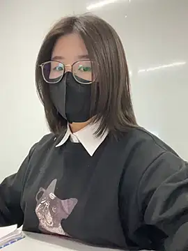 Snapshot of LanJeny_sexy chatting on 12.19.24 LanJeny sexy online show from 12.19.24