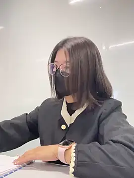 Snapshot of LanJeny_sexy chatting on 12.21.24 LanJeny sexy online show from 12.21.24