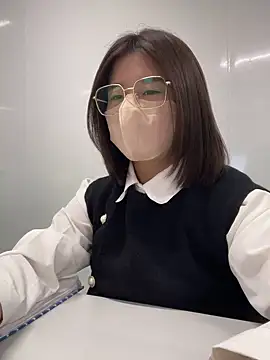 Snapshot of LanJeny_sexy chatting on 12.24.24 LanJeny sexy online show from 12.24.24