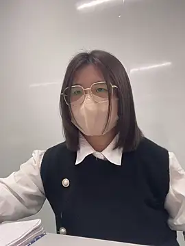 Snapshot of LanJeny_sexy chatting on 12.24.24 LanJeny sexy online show from 12.24.24