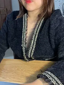 Snapshot of LanJeny_sexy chatting on 02.03.25 LanJeny sexy online show from 02.03.25