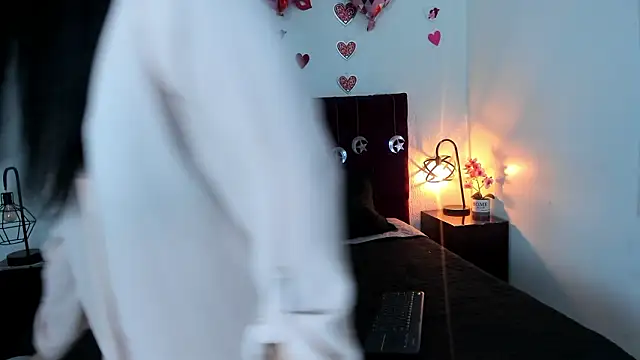 Anthonelaa   online show from 02.11.26