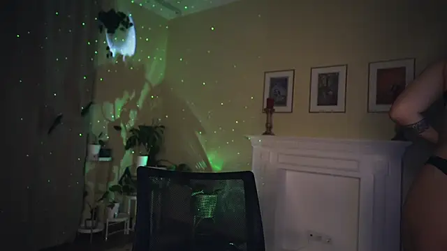 Leona Mell online show from 02.25.25