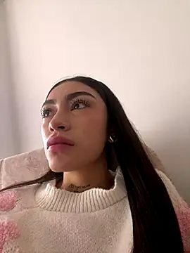 Effy Bonny online show from 10.18.25