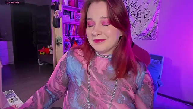 Snapshot of gitera_ chatting on 12.20.24 gitera online show from 12.20.24