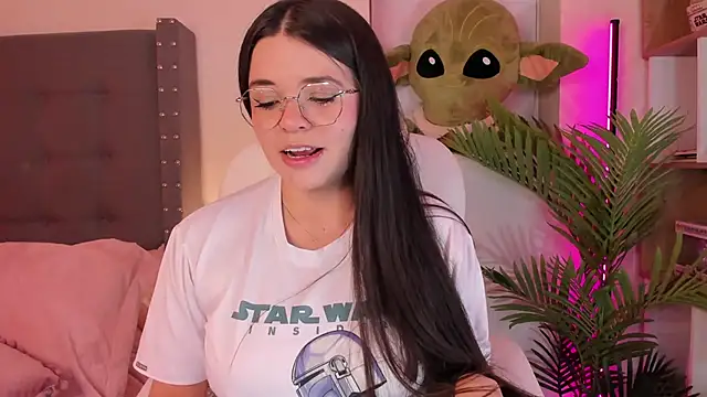 Snapshot of cammiefoalss chatting on 03.03.25 cammiefoalss online show from 03.03.25