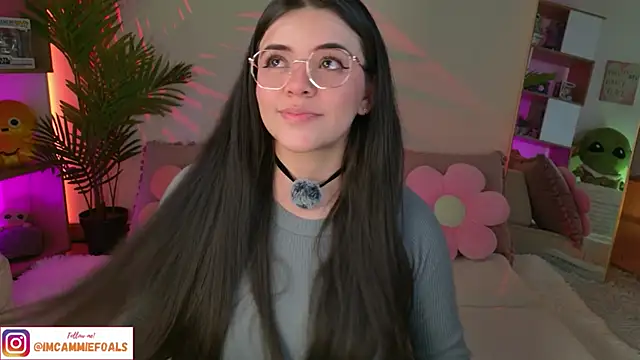 Snapshot of cammiefoalss chatting on 09.11.25 cammiefoalss online show from 09.11.25