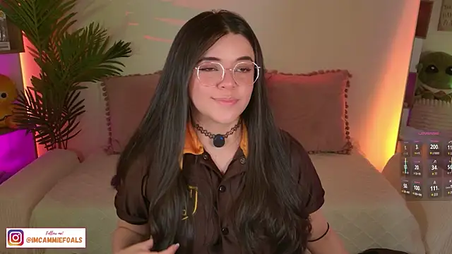 Snapshot of cammiefoalss chatting on 10.14.25 cammiefoalss online show from 10.14.25