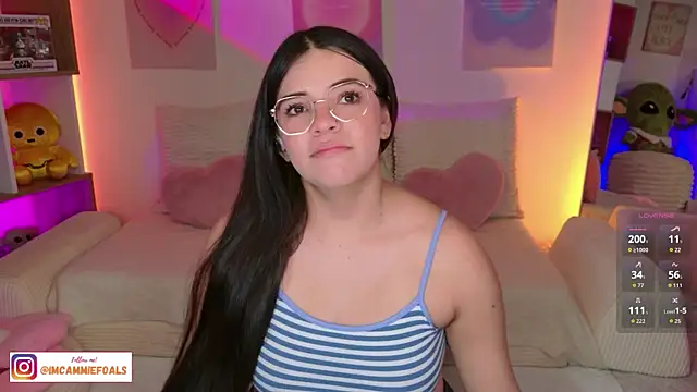 Snapshot of cammiefoalss chatting on 11.26.25 cammiefoalss online show from 11.26.25