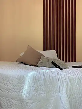  Shara Handal  online show from 01.31.25