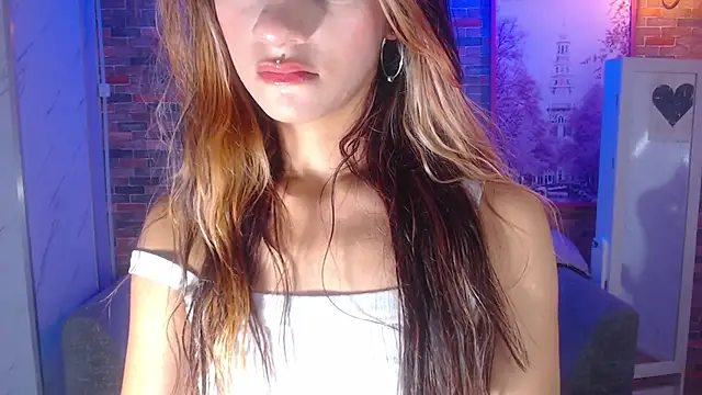 Snapshot of Laurita_b chatting on 12.12.24 Laurita b online show from 12.12.24