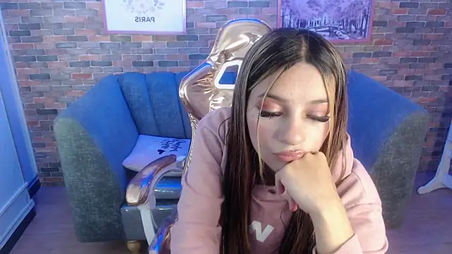 Snapshot of Laurita_b chatting on 01.21.25 Laurita b online show from 01.21.25