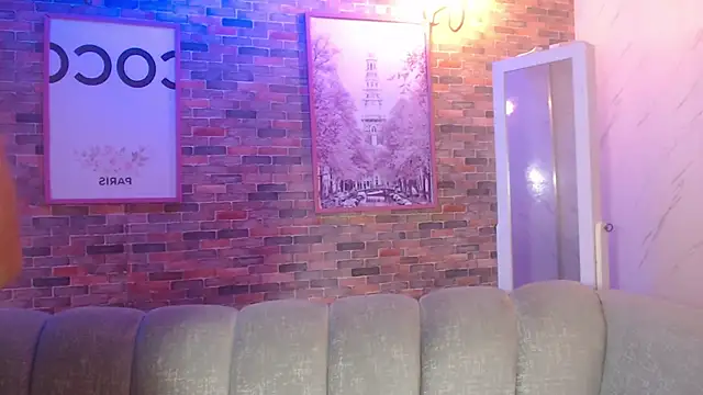 Snapshot of Laurita_b chatting on 03.20.25 Laurita b online show from 03.20.25