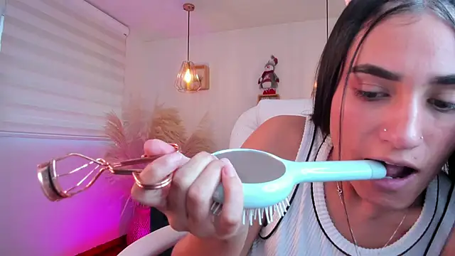 Alheli 16 online show from 11.26.25