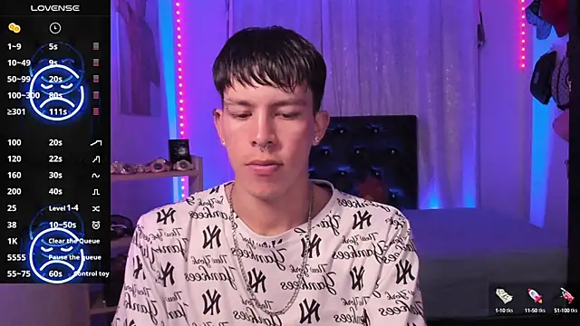 Snapshot of DominicPrince chatting on 12.12.24 DominicPrince online show from 12.12.24