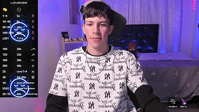 Snapshot of DominicPrince chatting on 12.17.24 DominicPrince online show from 12.17.24