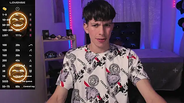 Snapshot of DominicPrince chatting on 12.19.24 DominicPrince online show from 12.19.24