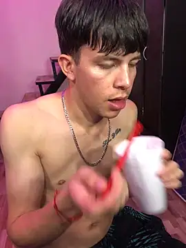 Snapshot of DominicPrince chatting on 02.22.25 DominicPrince online show from 02.22.25