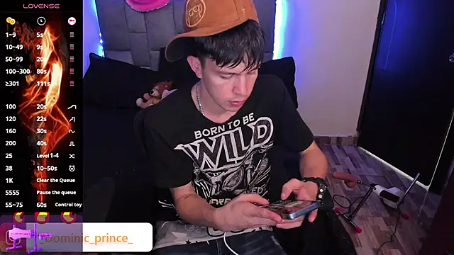 Snapshot of DominicPrince chatting on 12.21.25 DominicPrince online show from 12.21.25