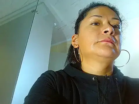 Snapshot of hornymilf_69xxx chatting on 12.10.24 hornymilf 69xxx online show from 12.10.24