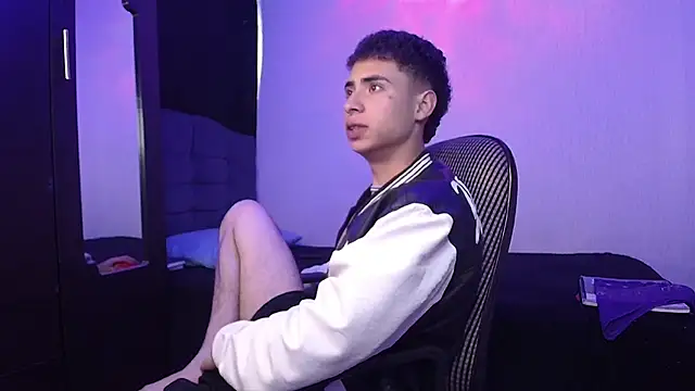 sexybat twink online show from 02.11.25