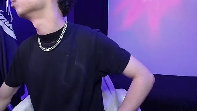 sexybat twink online show from 02.12.25