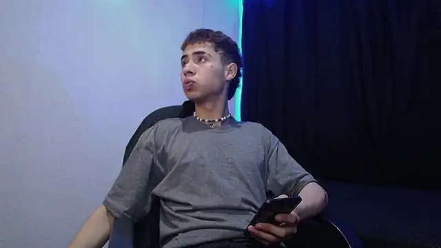 sexybat twink online show from 03.13.25