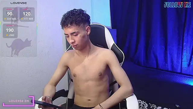 sexybat twink online show from 10.05.25