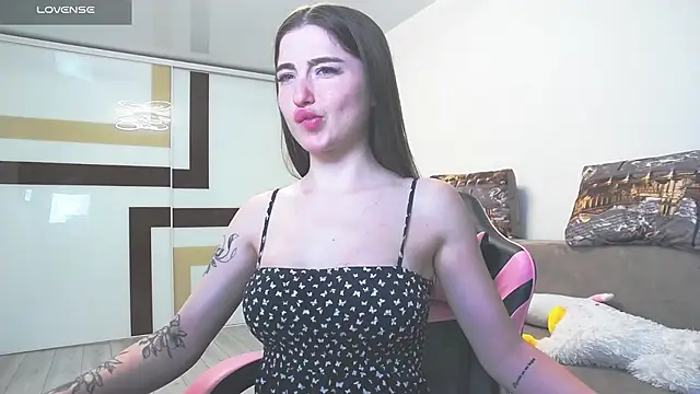 Luxuryalma online show from 06.17.26