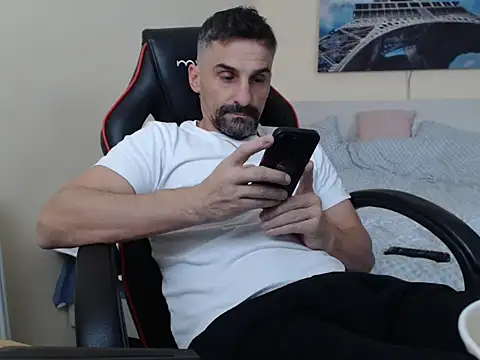 Snapshot of amydamarw chatting on 02.18.26 amydamarw online show from 02.18.26